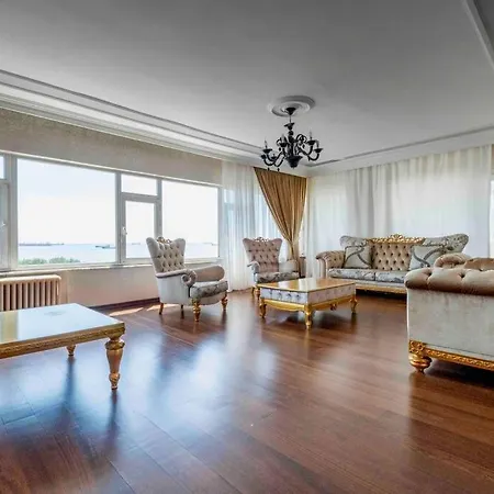 Bakirkoeyde Saray Dairesi Istanbul