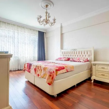 Apartment Bakirkoeyde Saray Dairesi *