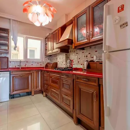 Bakirkoeyde Saray Dairesi Apartment